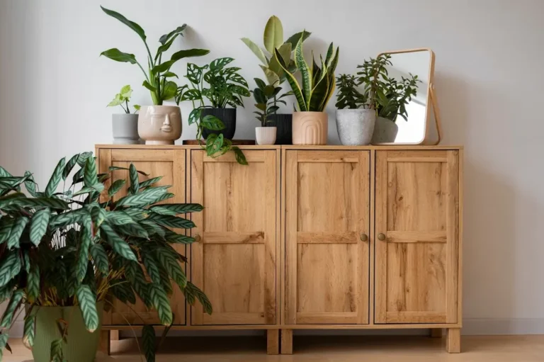Muebles de roble y nogal en comedor de diseño