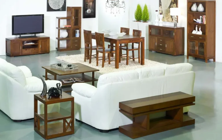 Salón elegante con decoración y muebles en nogal