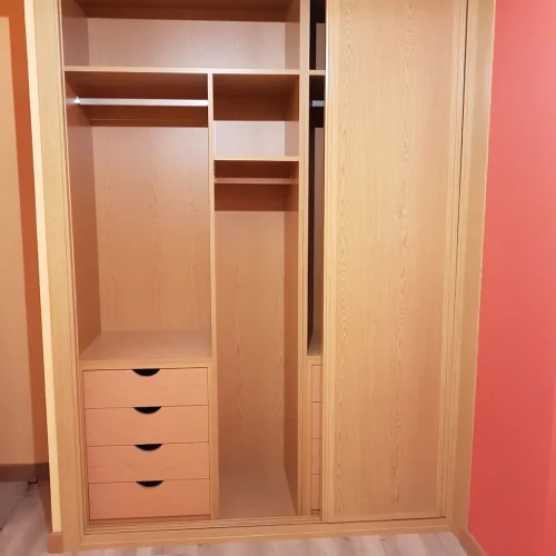 Diseño de armarios de madera personalizados, ElaboMón.
