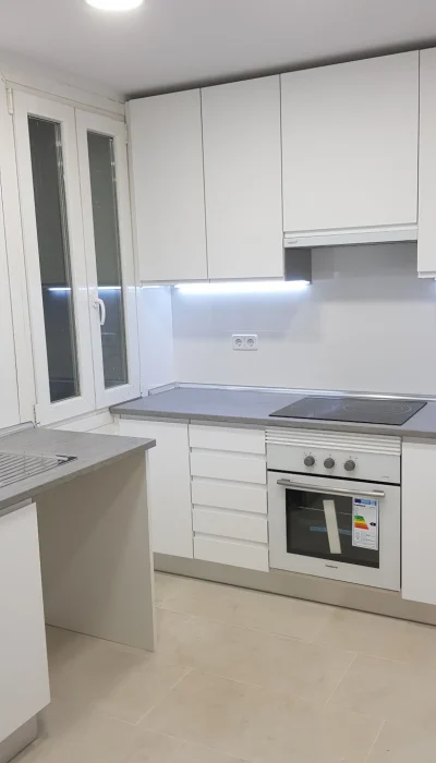 Elegancia en cocinas de madera a medida Cocina de madera blanca | ElaboMón