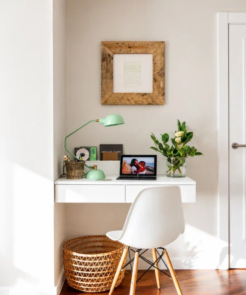 Mueble escritorio blanco para espacios pequeños